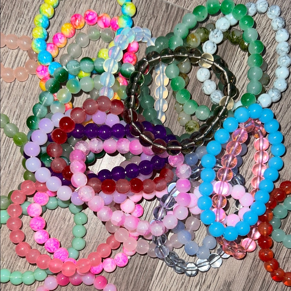 Glass beaded stretching bracelets